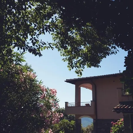 Сasa de vacaciones Casa Nespole, Familiennest Mit Seesicht